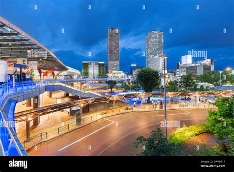 岐阜駅 モーニング と朝の都市の鼓動